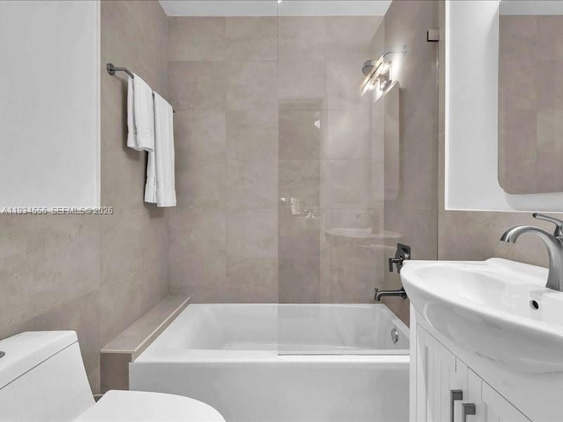 920 W 47th Ct, Miami Beach, FL 33140 Photo