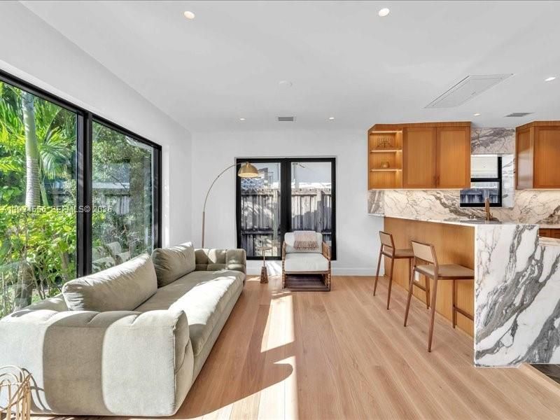 920 W 47th Ct, Miami Beach, FL 33140 Photo