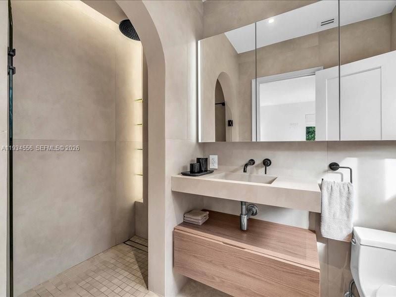 920 W 47th Ct, Miami Beach, FL 33140 Photo