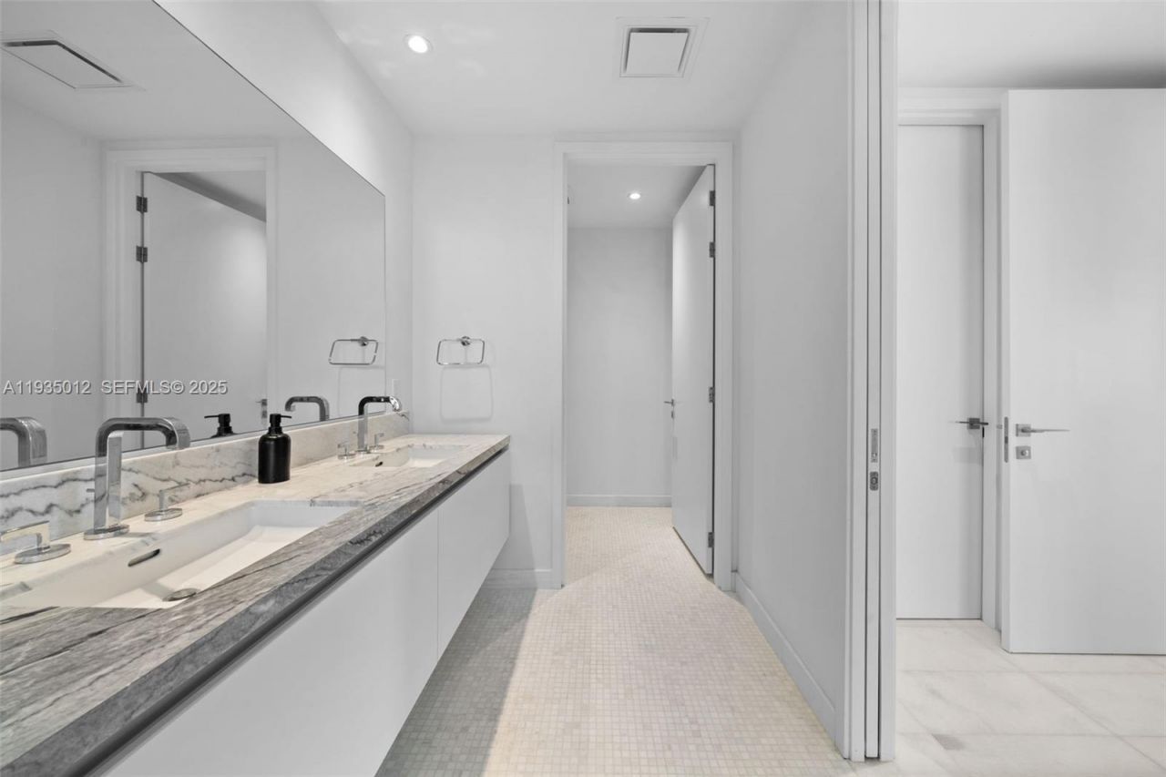 700 NE 26th Ter, Unit 4906, Miami, FL 33137 Photo