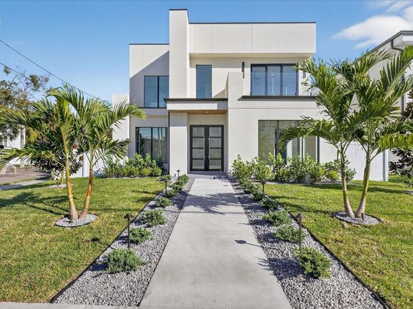 3702 S LYNWOOD AVENUE, TAMPA, FL 33611