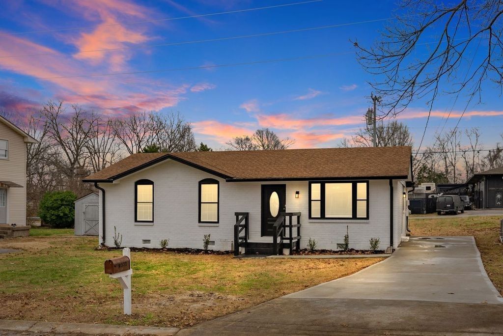 532 Savely Dr N, Hendersonville, TN 37075 Main Photo