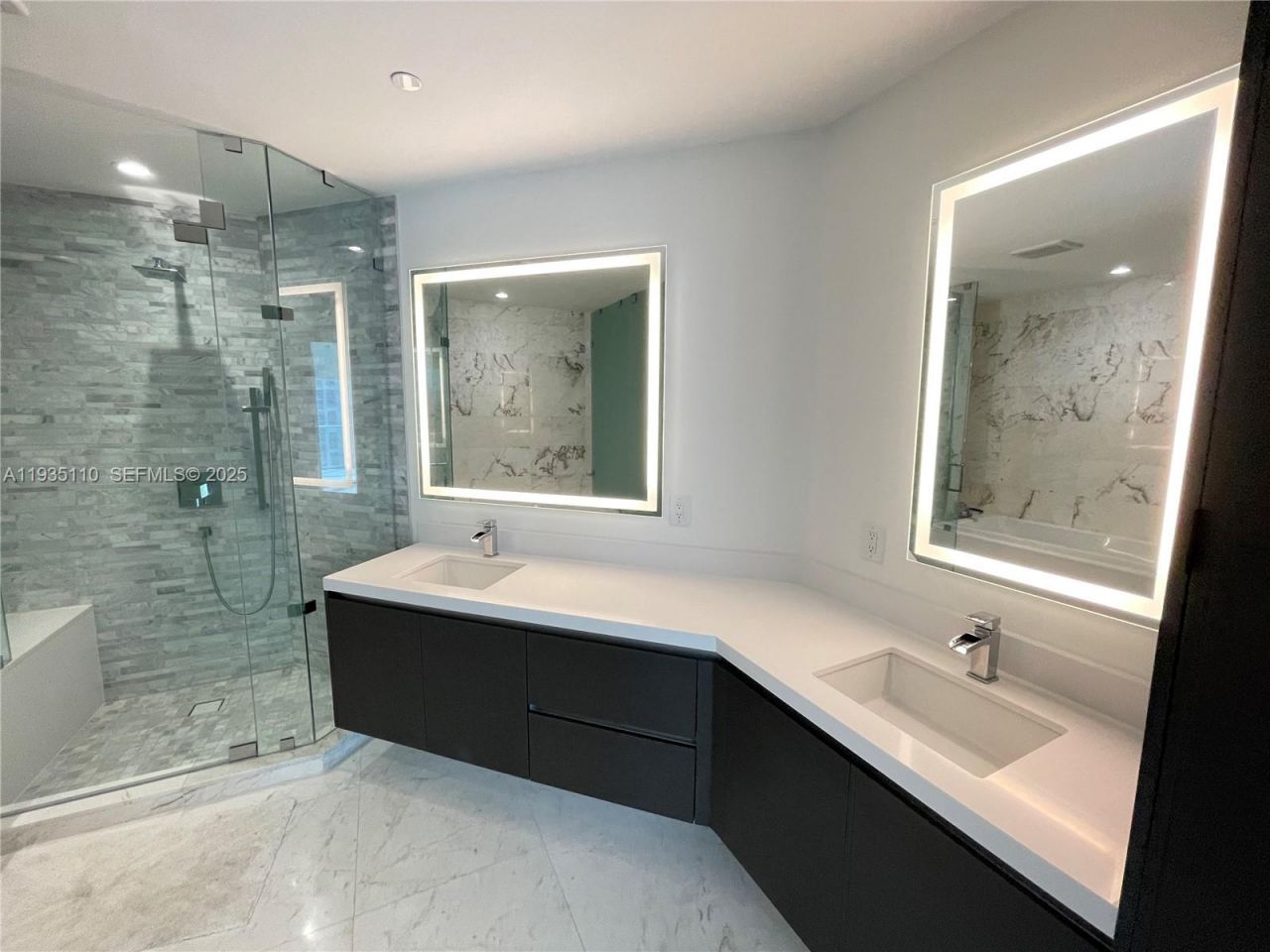 851 NE 1st Ave, Unit 3103, Miami, FL 33132 Photo