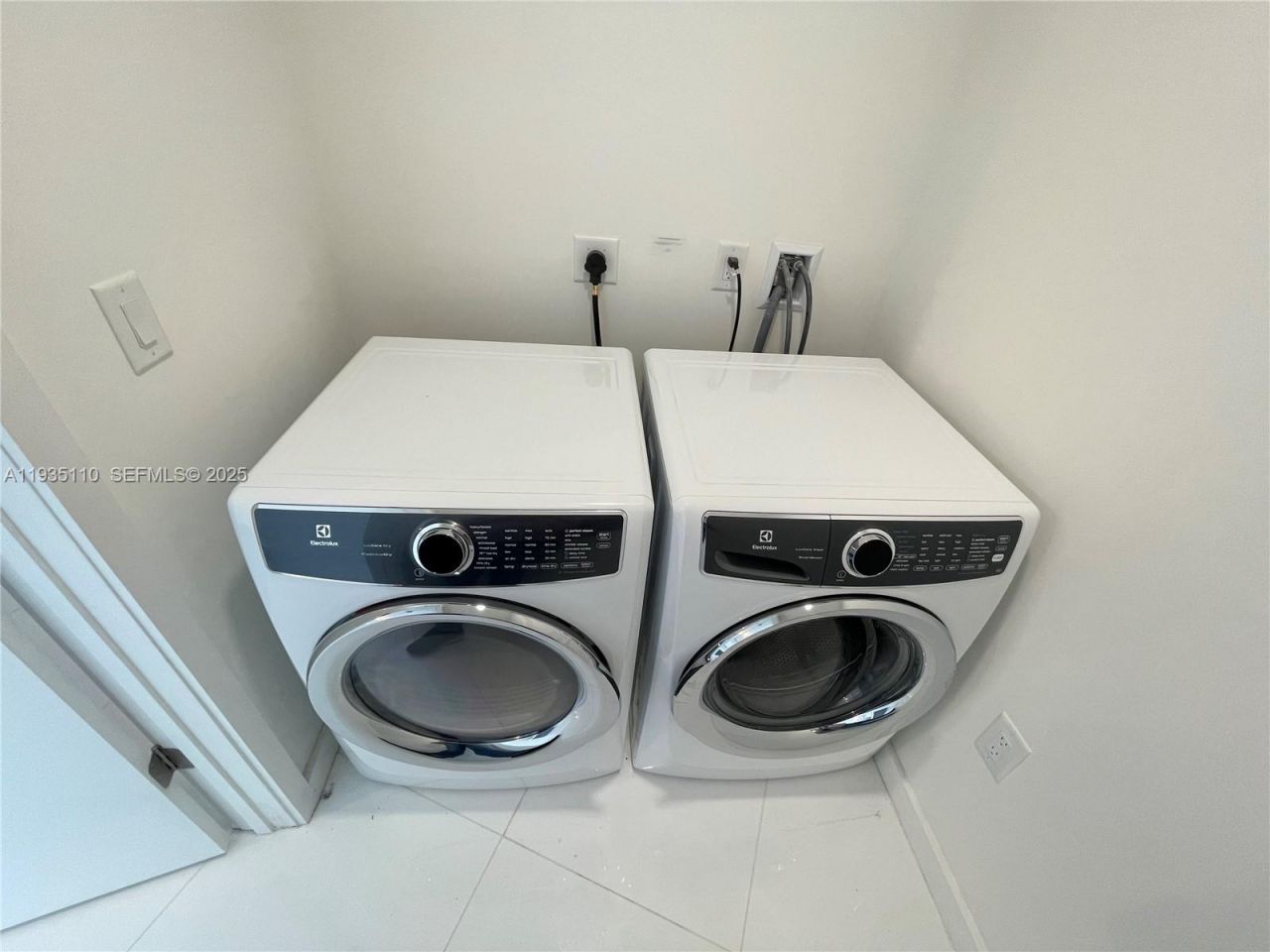 851 NE 1st Ave, Unit 3103, Miami, FL 33132 Photo