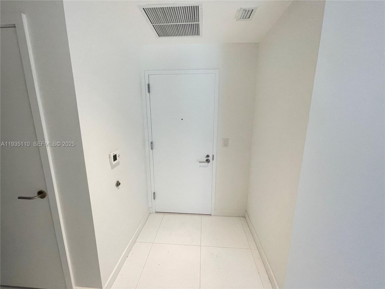 851 NE 1st Ave, Unit 3103, Miami, FL 33132 Photo