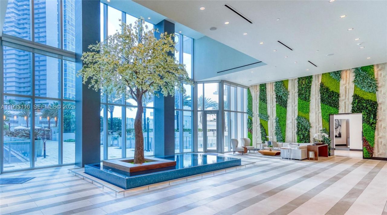 851 NE 1st Ave, Unit 3103, Miami, FL 33132 Photo