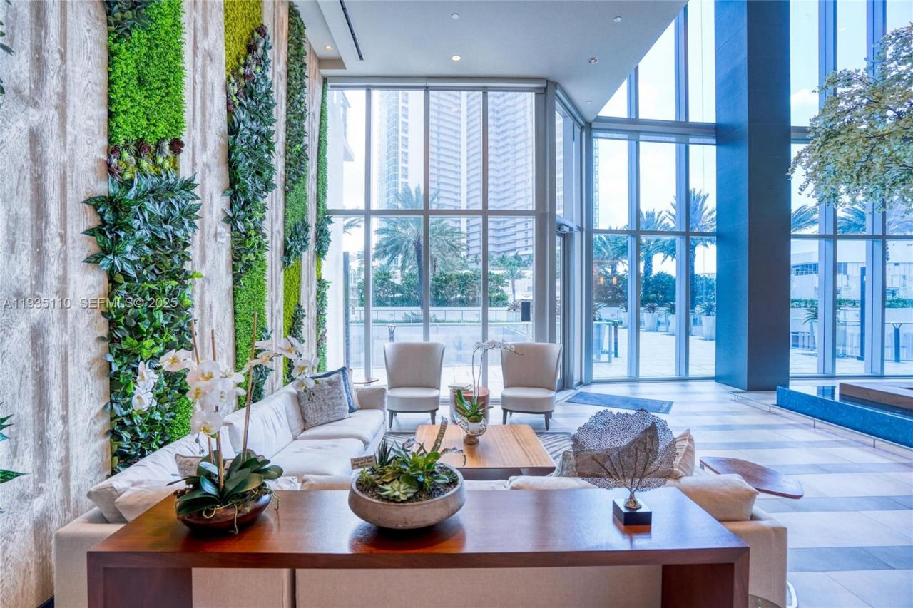 851 NE 1st Ave, Unit 3103, Miami, FL 33132 Photo