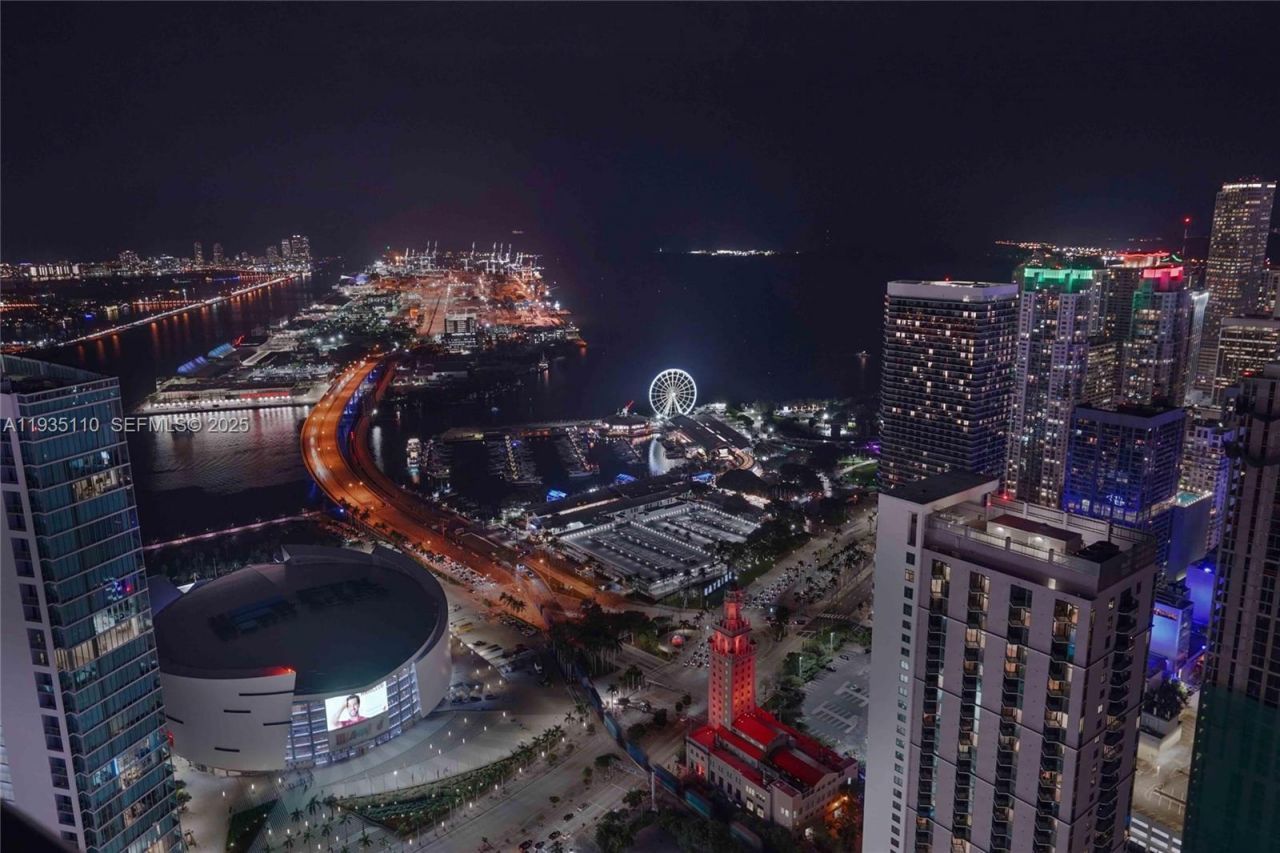 851 NE 1st Ave, Unit 3103, Miami, FL 33132 Photo