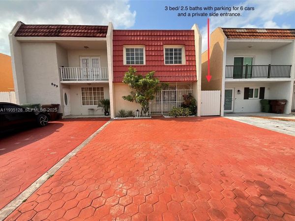 895 W 79th Pl, Hialeah, FL 33014