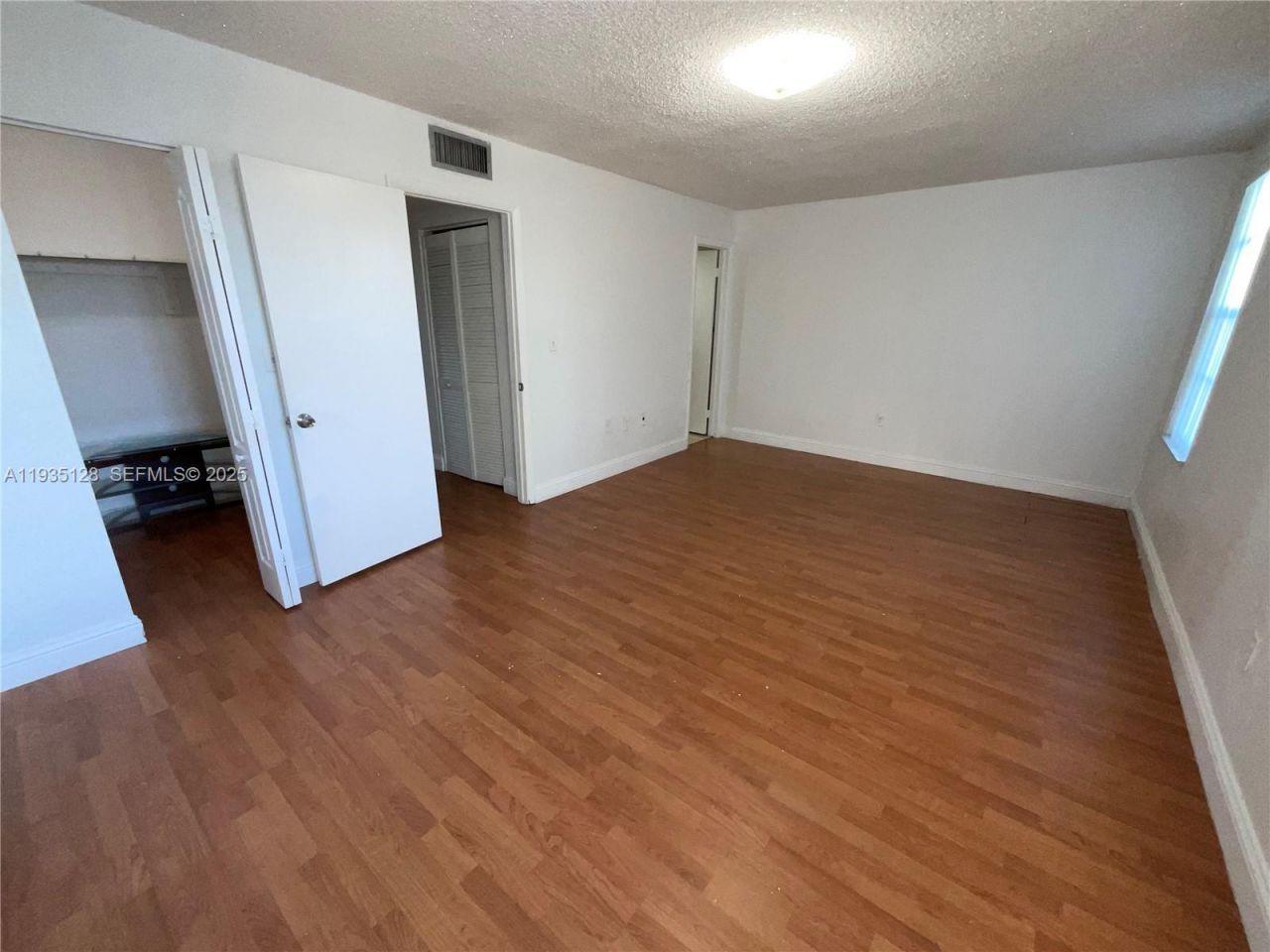 895 W 79th Pl, Hialeah, FL 33014 Photo