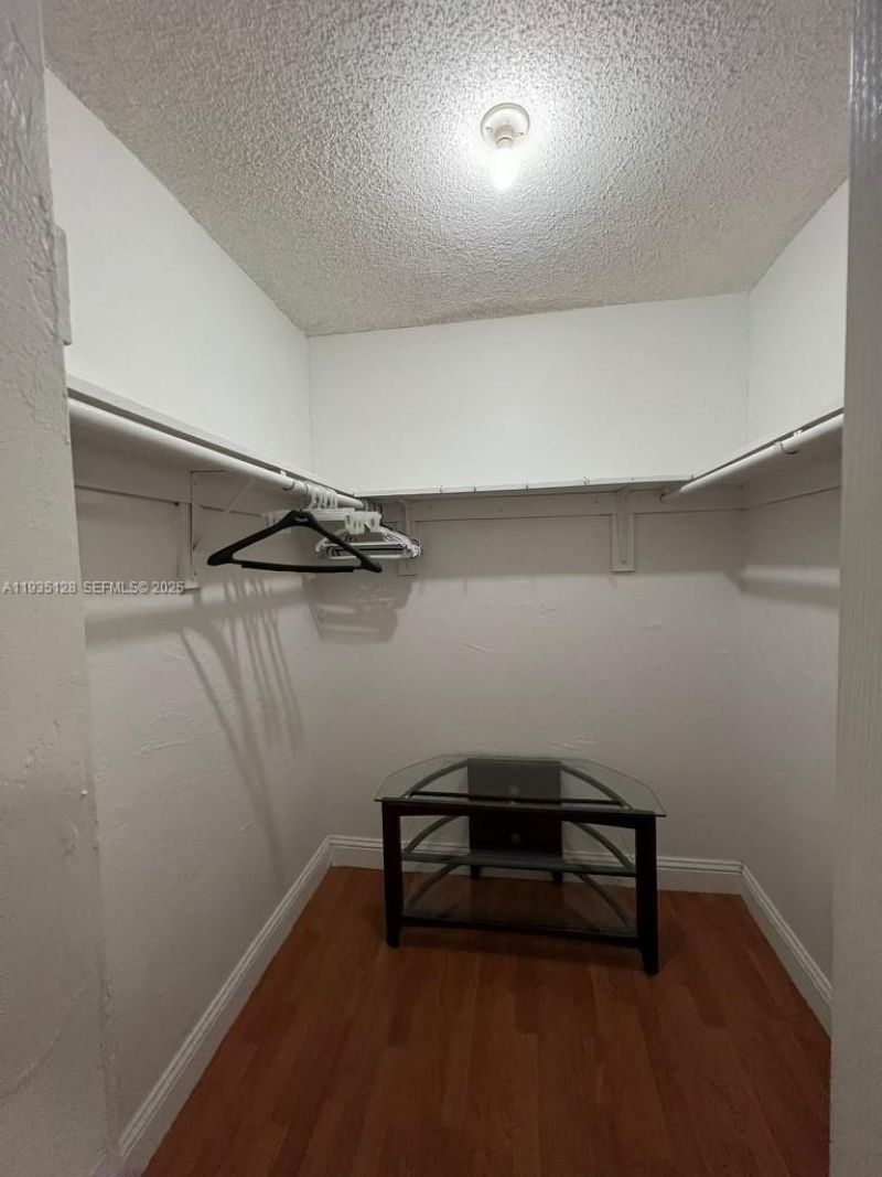 895 W 79th Pl, Hialeah, FL 33014 Photo