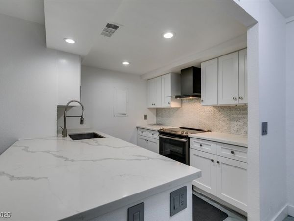 205 E Harmon Avenue, Unit 101, Las Vegas, NV 89169