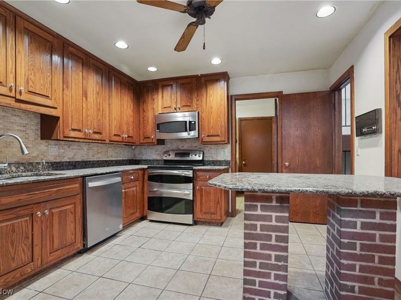 285 North Road NE, Howland, OH 44484 Photo 14