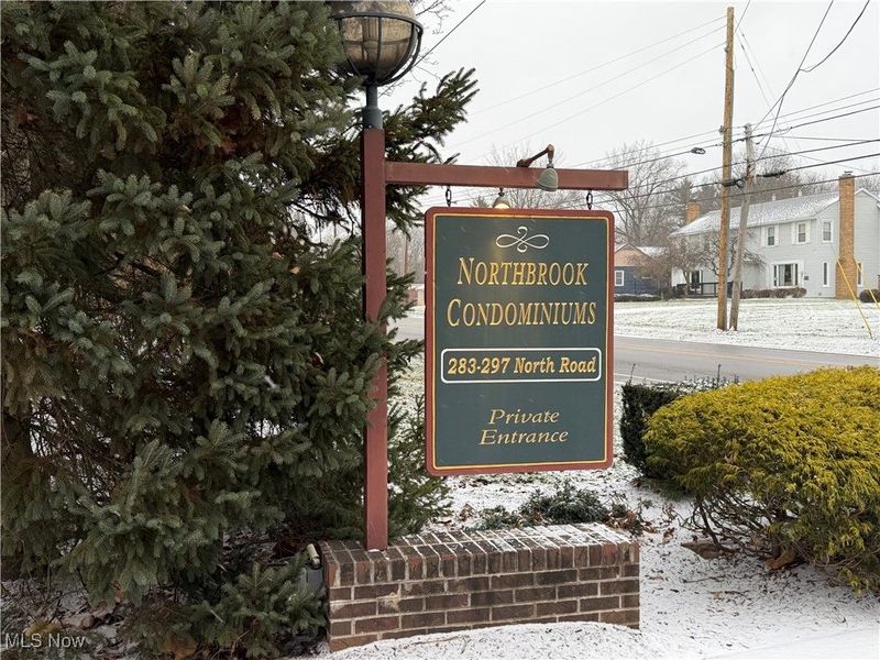 285 North Road NE, Howland, OH 44484 Photo 2