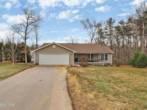 223 Grove Loop, Crossville, TN 38555