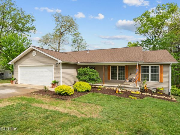 223 Grove Loop, Crossville, TN 38555