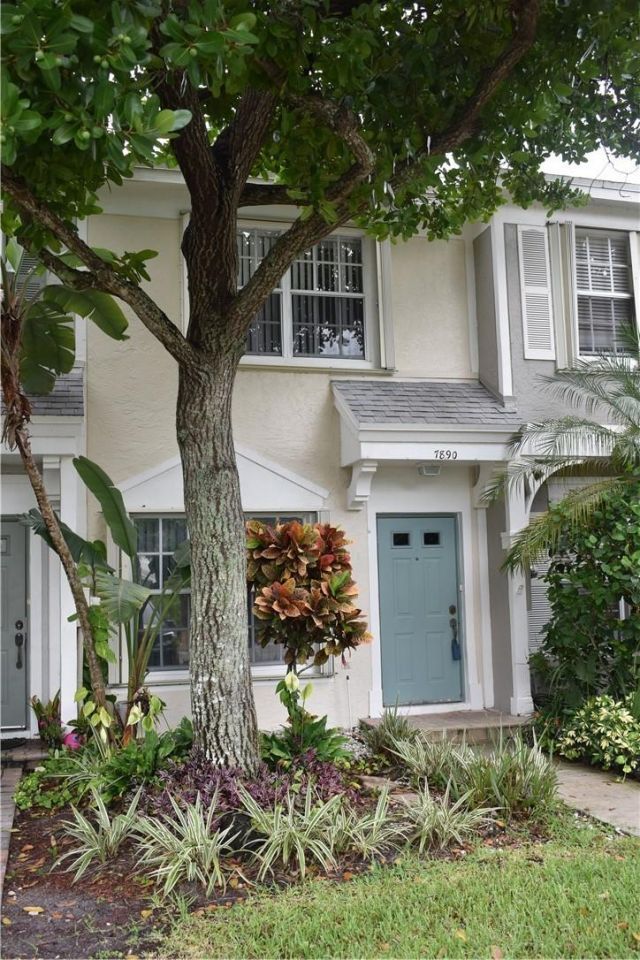 7890 Dixie Beach Circle, Tamarac, FL 33321 Photo