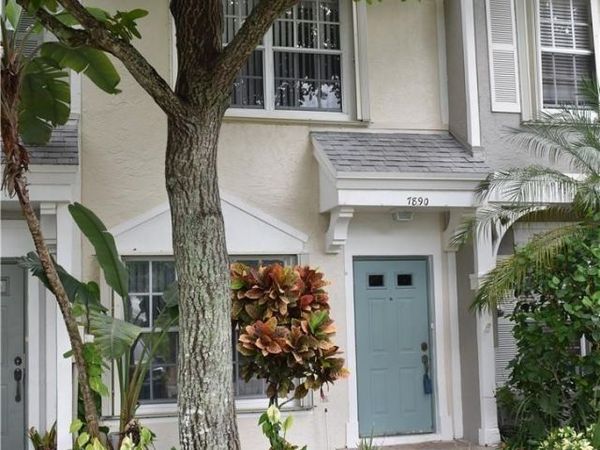 7890 Dixie Beach Circle, Tamarac, FL 33321