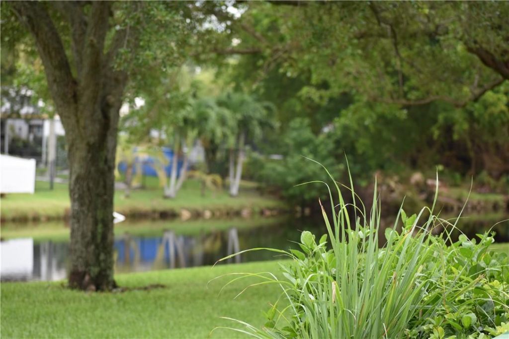 7890 Dixie Beach Circle, Tamarac, FL 33321 Photo