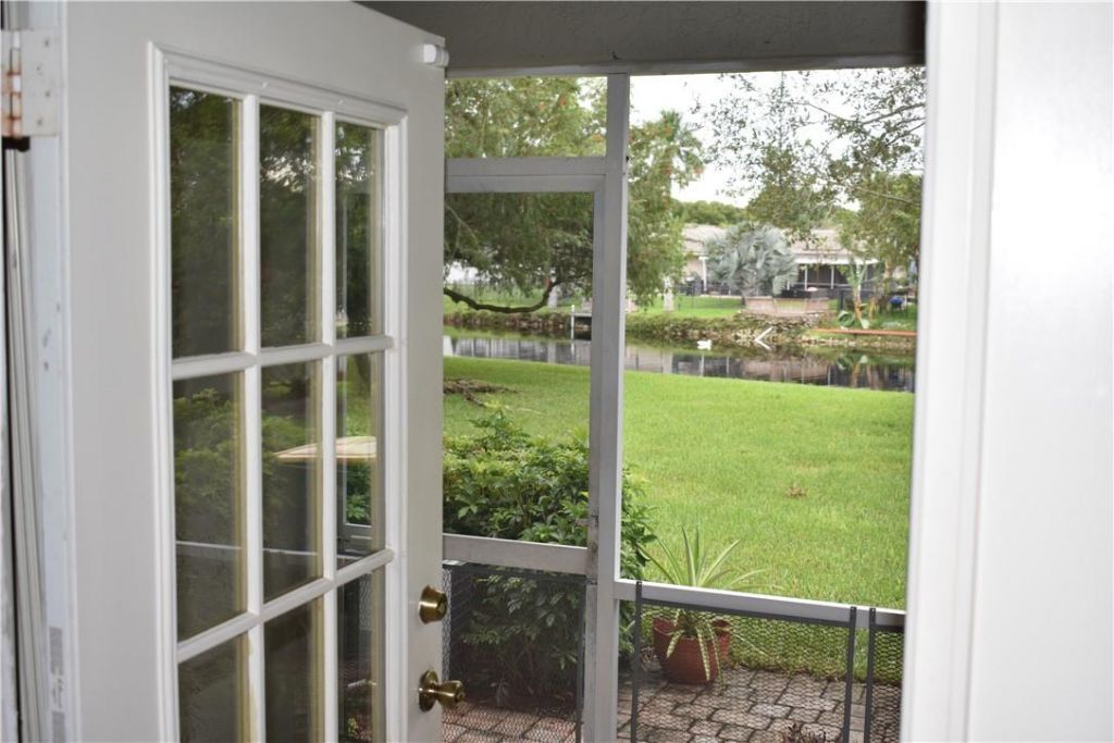 7890 Dixie Beach Circle, Tamarac, FL 33321 Photo