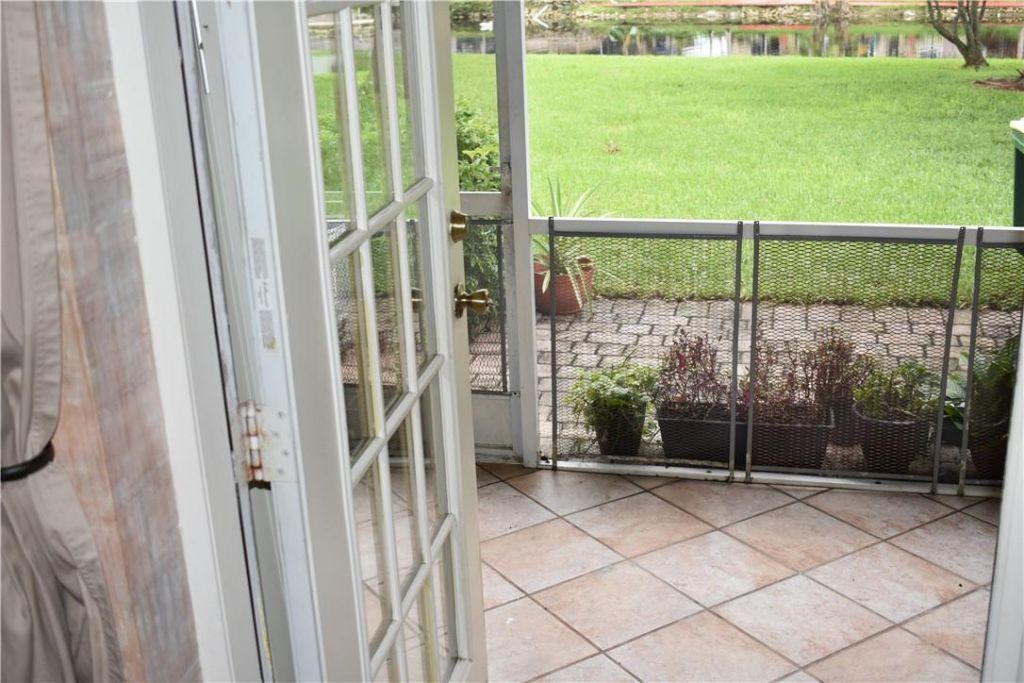 7890 Dixie Beach Circle, Tamarac, FL 33321 Photo