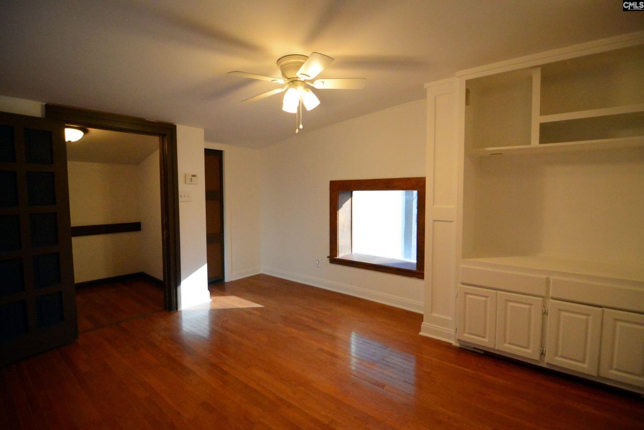 130 E Dekalb Street Photo 10