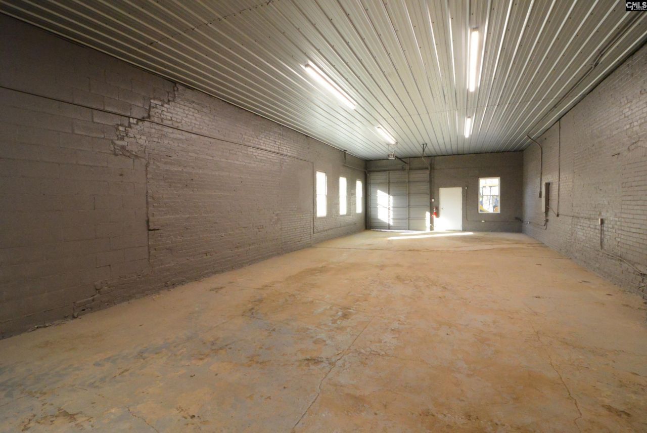 130 E Dekalb Street Photo 15