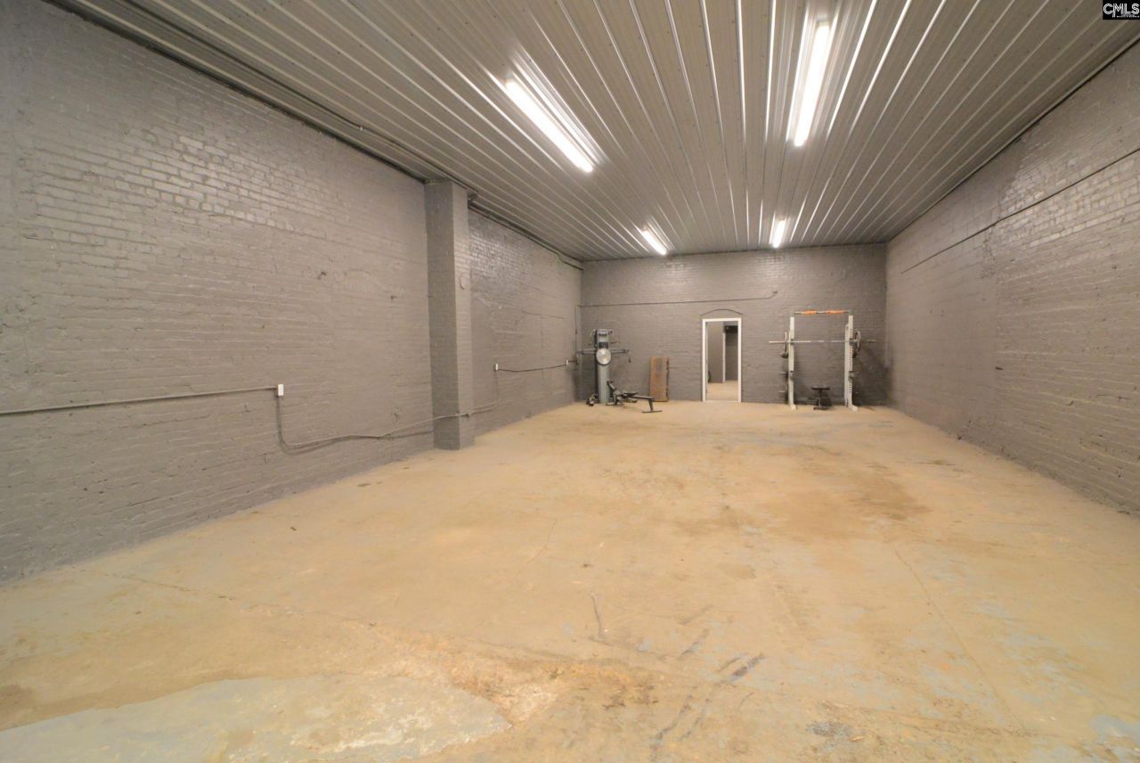 130 E Dekalb Street Photo 17