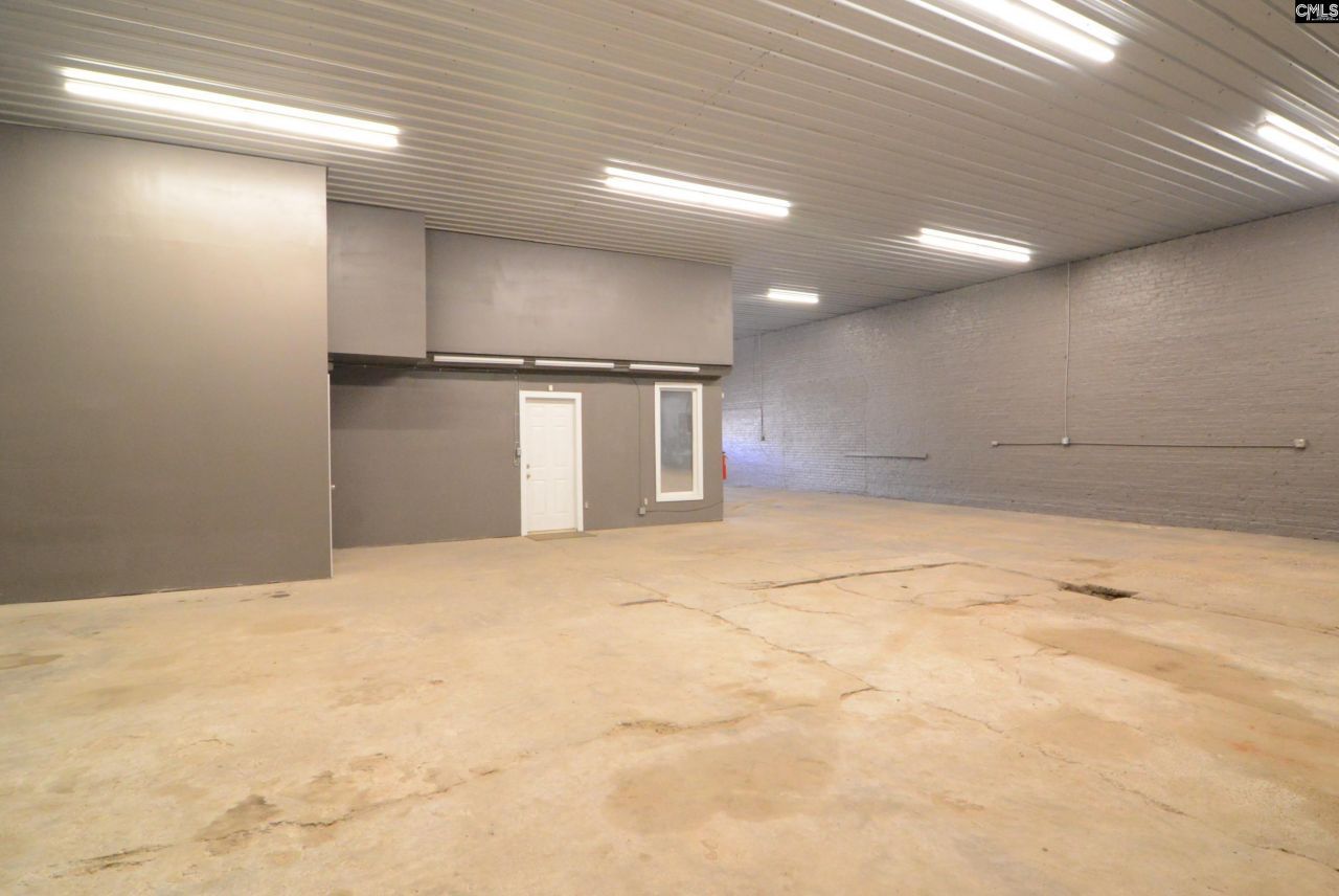 130 E Dekalb Street Photo 17