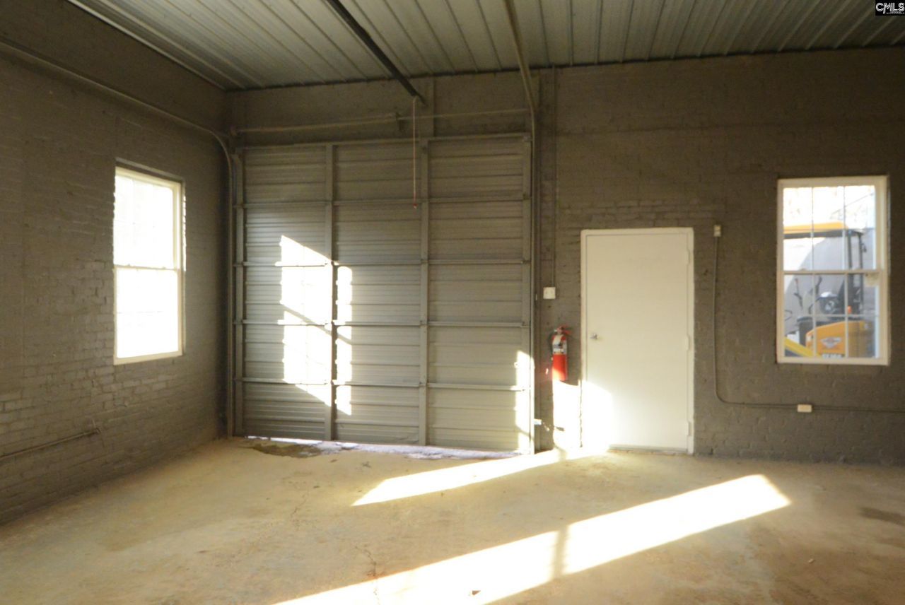 130 E Dekalb Street Photo 19