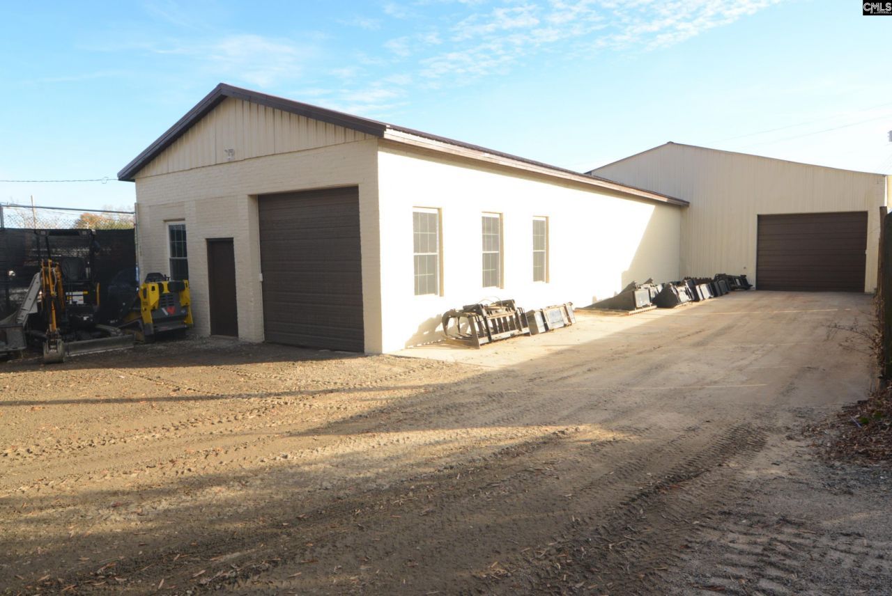 130 E Dekalb Street Photo 20