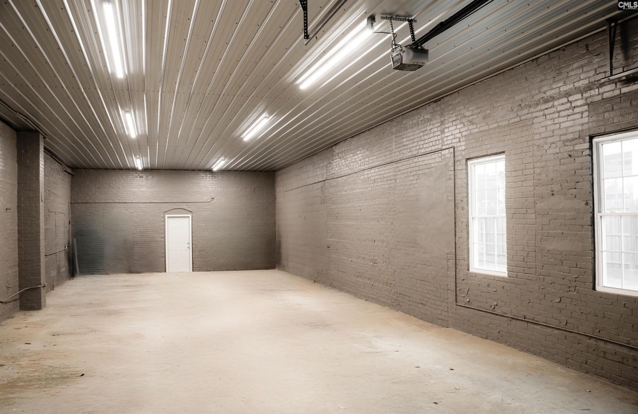 130 E Dekalb Street Photo 21