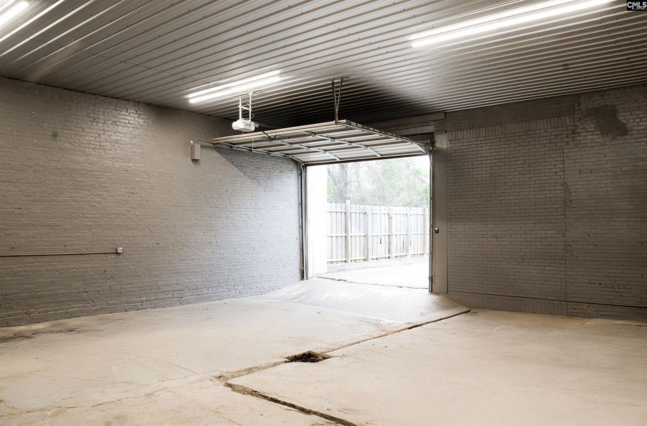 130 E Dekalb Street Photo 22