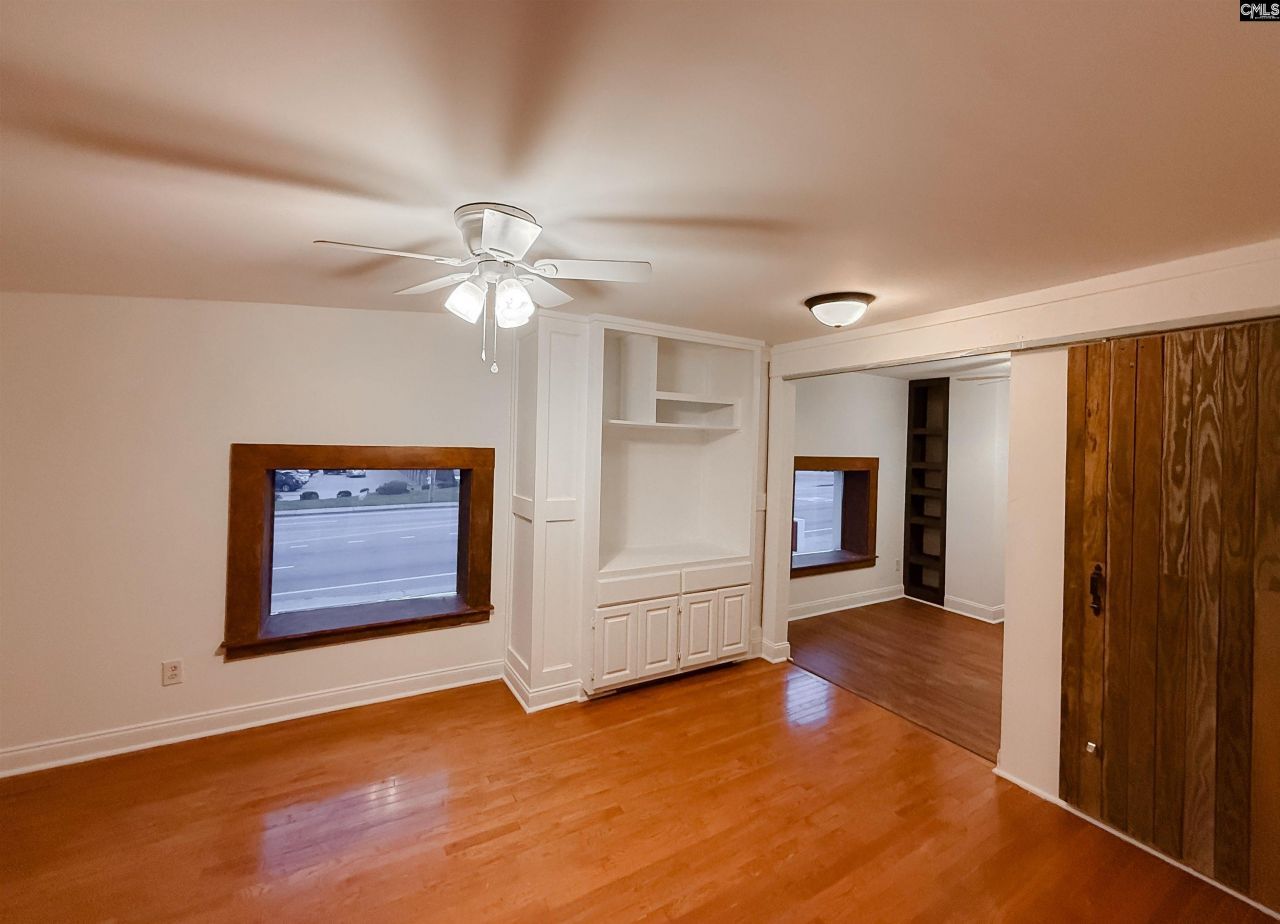 130 E Dekalb Street Photo 29