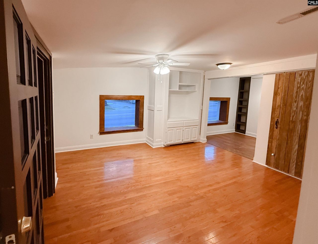 130 E Dekalb Street Photo 31