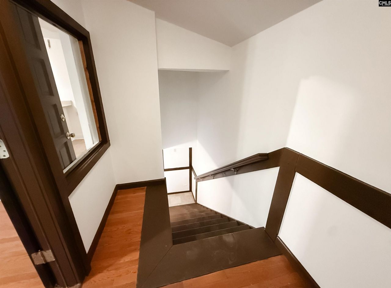 130 E Dekalb Street Photo 34