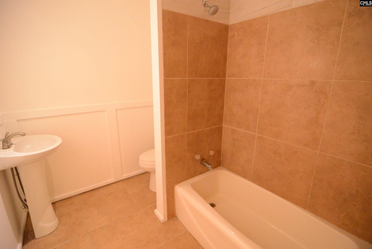 130 E Dekalb Street Photo 8