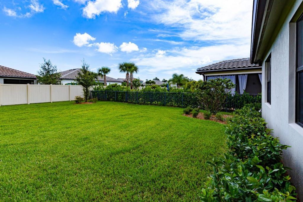 519 SE Villandry Way, Port Saint Lucie, FL 34984 Photo