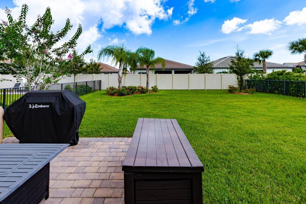 519 SE Villandry Way, Port Saint Lucie, FL 34984 Photo