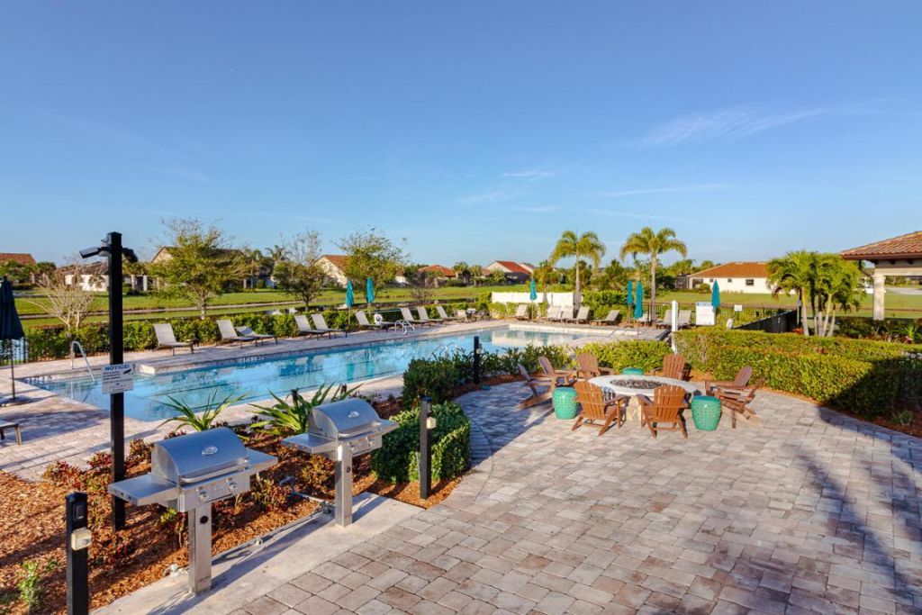 519 SE Villandry Way, Port Saint Lucie, FL 34984 Photo