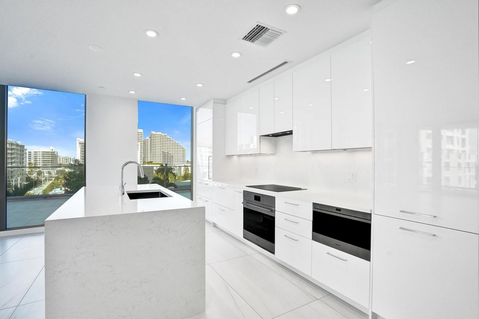 153 N Seabreeze, Unit 504-S, Fort Lauderdale, FL 33304 Photo