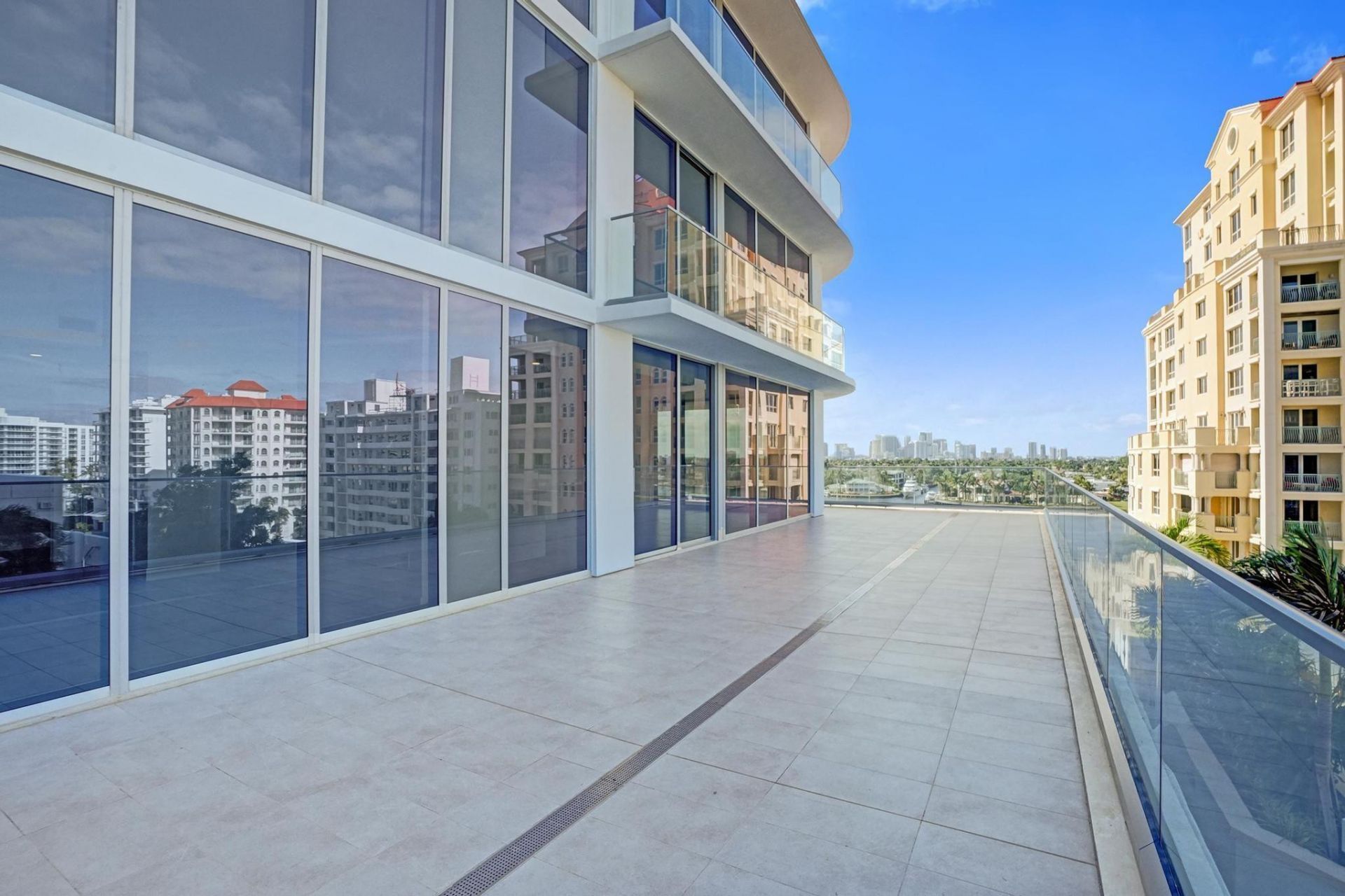 153 N Seabreeze, Unit 504-S, Fort Lauderdale, FL 33304 Photo