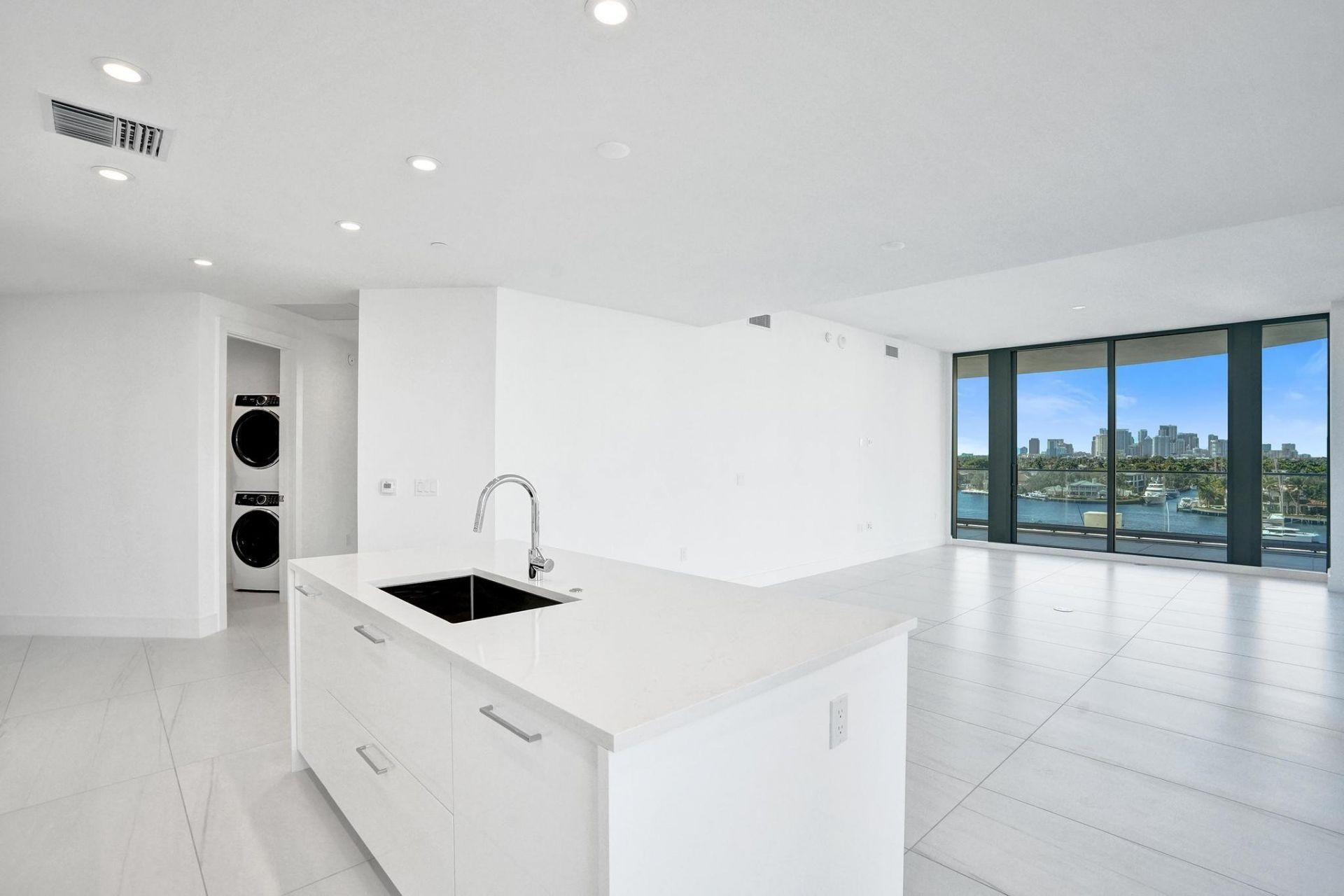 153 N Seabreeze, Unit 504-S, Fort Lauderdale, FL 33304 Photo