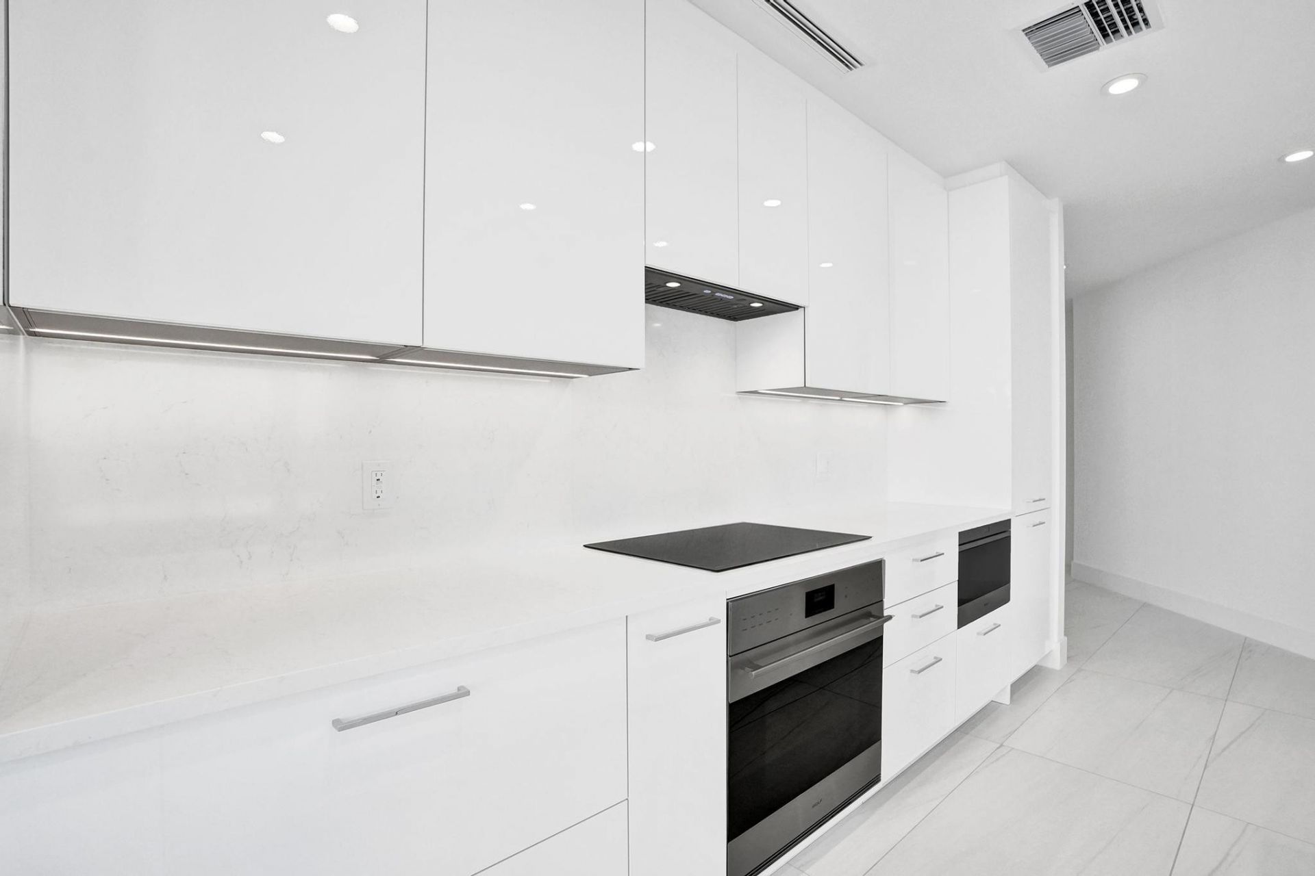 153 N Seabreeze, Unit 504-S, Fort Lauderdale, FL 33304 Photo