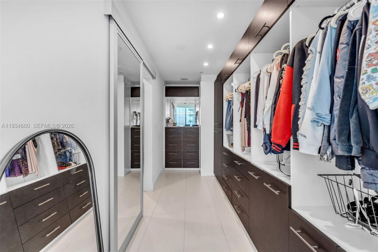 900 Biscayne Blvd , Unit 2312, Miami, FL 33132 Photo