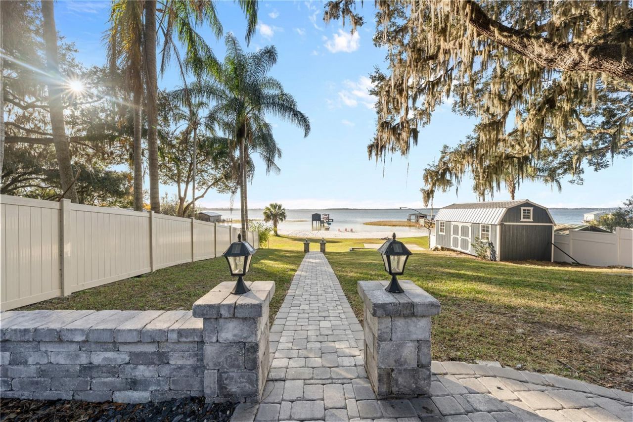 15340 SE 140th Avenue Road, Weirsdale, FL 32195 Photo