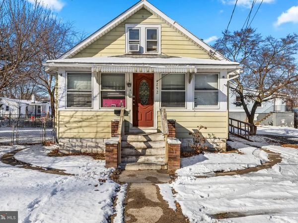 242 N BROAD STREET, CARNEYS POINT, NJ 08069