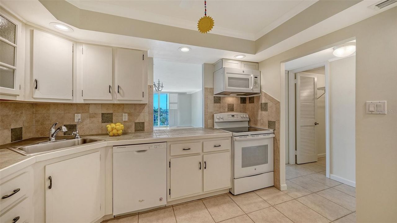 101 S Gulfstream Avenue, Unit 5J, Sarasota, FL 34236 Photo