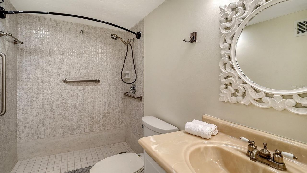 101 S Gulfstream Avenue, Unit 5J, Sarasota, FL 34236 Photo