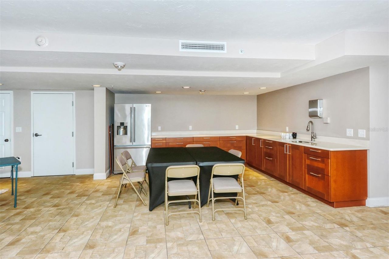101 S Gulfstream Avenue, Unit 5J, Sarasota, FL 34236 Photo